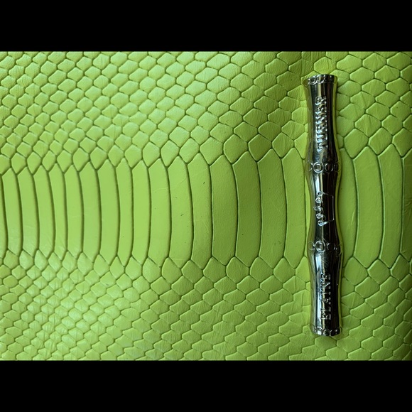 Elaine Turner yellow crossbody with mirror - Picture 2 of 13